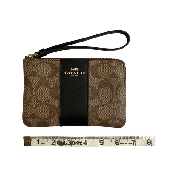 Coach Wristlet 🤎